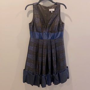 Badgley Mischka size 8 navy with dark brown lace detail and navy pleat details.